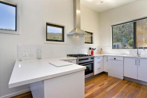 Earth Sea Sky - Accommodation Mt Buller 7