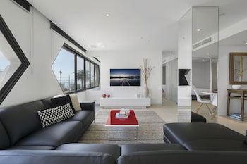 ELAINE, 2BDR St.Kilda Apartment - Accommodation Mt Buller 0