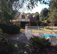 Tudor House - Large Family Home - Accommodation Mt Buller