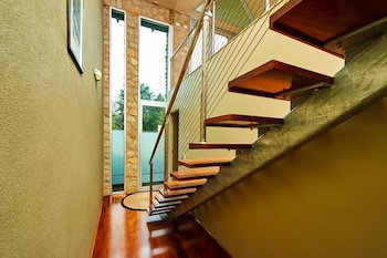 No.6 - Luxury Private Haven In The Heart Of Bright - Accommodation Mt Buller 1