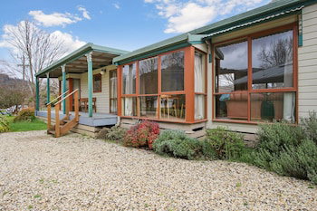 R & R In Bright - Short Walk To Town - Accommodation Mt Buller 0