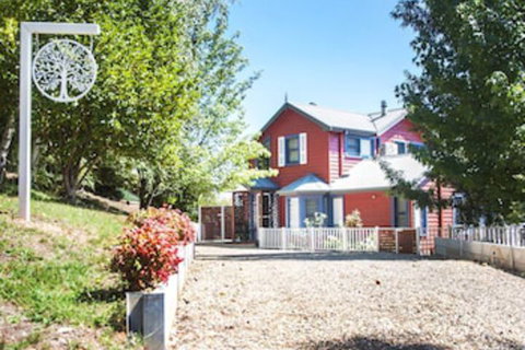 Artee House - A Bright Escape - Accommodation Mt Buller 1
