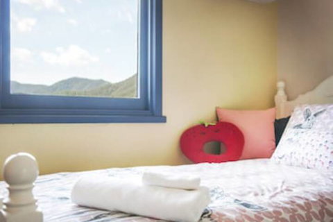 Artee House - A Bright Escape - Accommodation Mt Buller 2