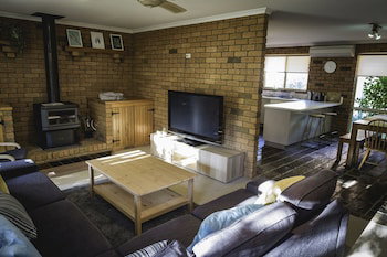 Monty's On Lumley Drive - Accommodation Mt Buller 0