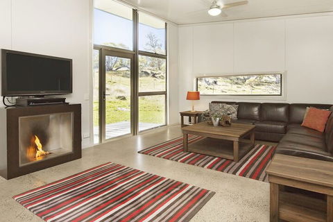 Ecocrackenback 2 Sustainable Chalet Close To The Slopes. - Accommodation Mt Buller 2