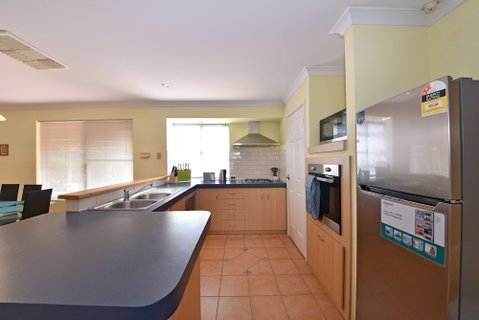 Redcliff Home Close To City & Airport - Accommodation Mt buller 5