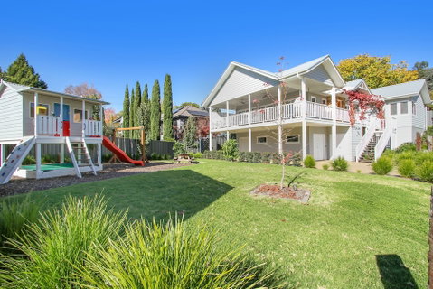 Autumn Home - Our Place At Bright - Accommodation Mt Buller 5
