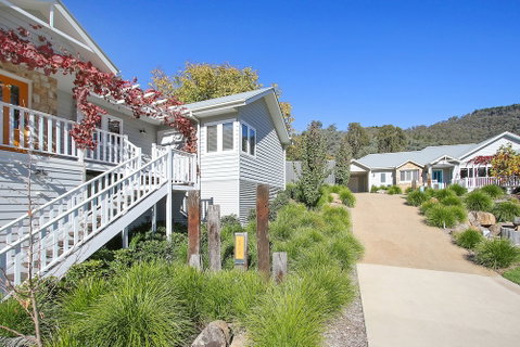 Autumn Home - Our Place At Bright - Accommodation Mt Buller 1