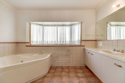 Lowes On The Lakes - Accommodation Mt Buller 3
