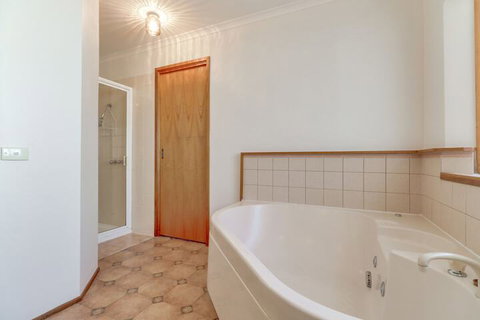 Lowes On The Lakes - Accommodation Mt Buller 6