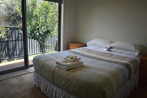 The Track Beautiful Townhouse In Bright - Accommodation Mt Buller 5