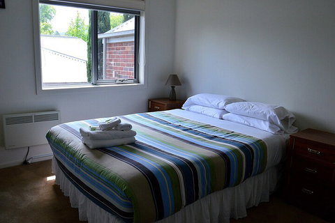 The Track Beautiful Townhouse In Bright - Accommodation Mt Buller 4