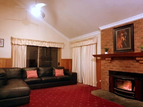 Castle At Lakes Entrance - Accommodation Mt Buller 3