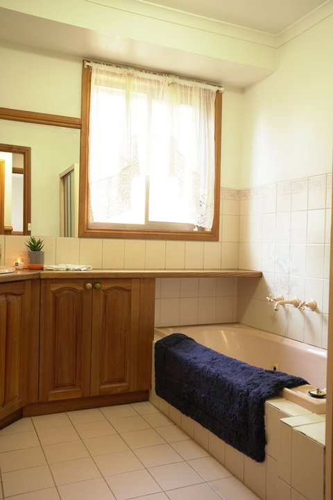 Castle At Lakes Entrance - Accommodation Mt Buller 6