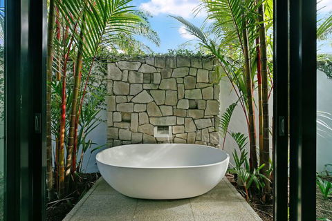 ESPRIT 2 PALM COVE BRAND NEW - Accommodation Mt Buller 5