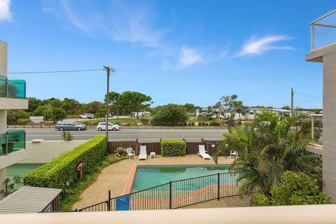 BEACH BLISS LUXURIOUS APARTMENT With POOL - Accommodation Mt Buller 1