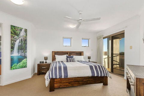 EXCLUSIVE OCEAN VIEW PENTHOUSE On MARINE PARADE - Accommodation Mt Buller 2