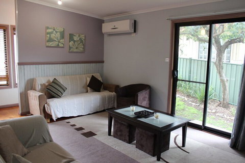 20 Toorak Road - Accommodation Mt Buller 3