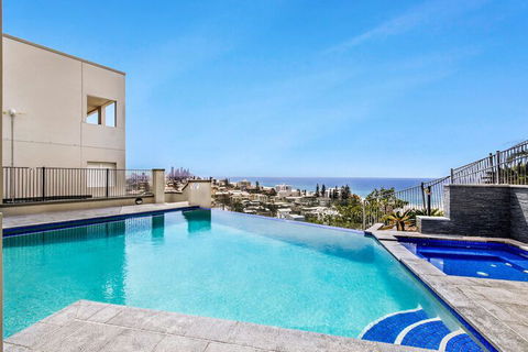 Stunning Ocean Views Large 3 Bedroom - Accommodation Mt Buller 4