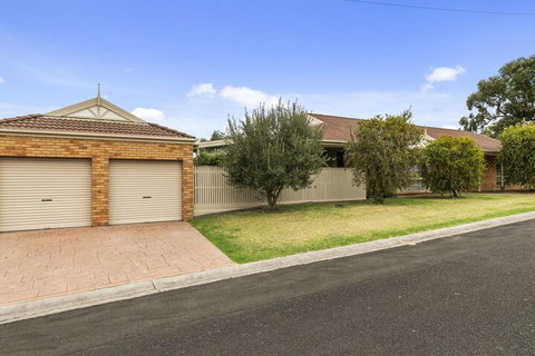 Seaholme Free Wifi & Foxtel - Accommodation Mt Buller 1