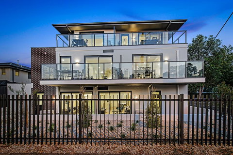 Manhattan Apartments - Notting Hill - Accommodation Mt Buller 0