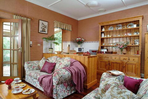 Amandas Cottage 1899 - Accommodation Mt Buller 3