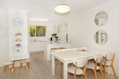Unit 1 / 14 Tamarindus Street Marcoola Beach Pet Friendly 300 BOND Linen Supplied - Accommodation Mt Buller 4