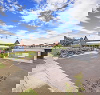 Hamilton Lakeside Motel