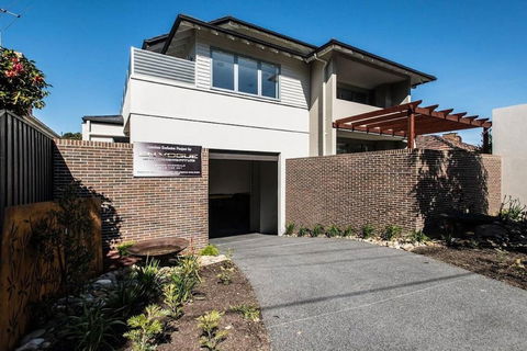 The Waverley International Hotel - Accommodation Mt Buller 0