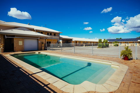 Club Motor Inn - Accommodation Mt Buller 4