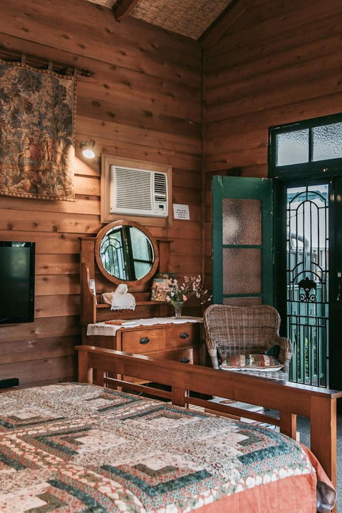 Peppercorns Bed And Breakfast - Accommodation Mt Buller 3