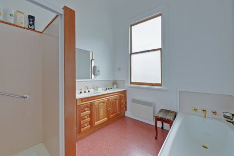 Mt Lyell Anchorage - Accommodation Mt Buller 6