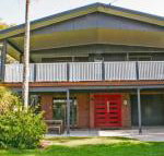 Red Door Beach House Marcoola Beach PET FRIENDLY FOXTEL WIFI 500 BOND Linen Supplied - Accommodation Mt Buller