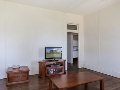 Yamba Pilot Cottage 1 Pets Welcome Close To Beach - Accommodation Mt Buller 2