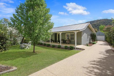 Bright 29 On Delany Avenue - Accommodation Mt Buller 0