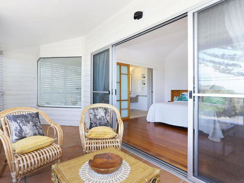 EAST COAST ESCAPES Lighthouse Studio - Accommodation Mt Buller 6