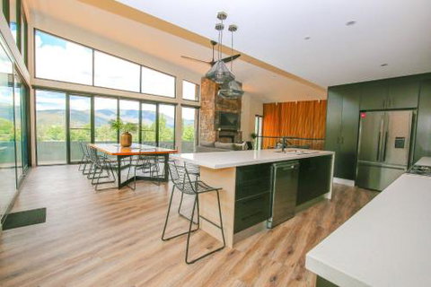 Glass House Bright - Accommodation Mt Buller 4