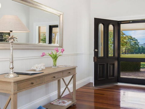 Sutton Downs Renovated Country Home On 100 Acres - Accommodation Mt Buller 3