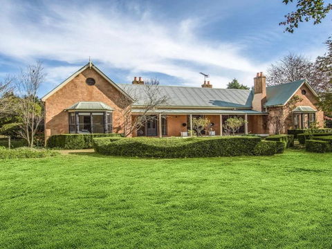 Sutton Downs Renovated Country Home On 100 Acres - Accommodation Mt Buller 2