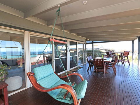 BAY VIEWS On MANNA DROMANA - Accommodation Mt Buller 5