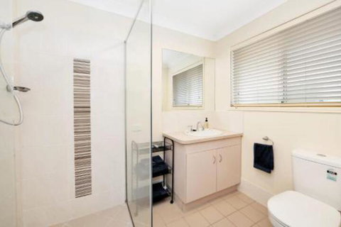 Hook Wine & Sinker Hervey Bay - Accommodation Mt Buller 7