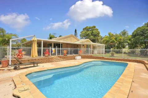 Hook Wine & Sinker Hervey Bay - Accommodation Mt Buller 0