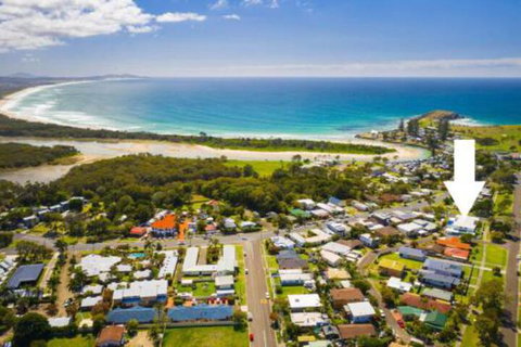 WAVES On MAIN 4 / 1 MAIN STREET - Accommodation Mt Buller 5