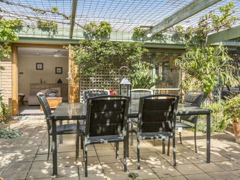 TUSCAN OASIS RYE - Accommodation Mt Buller 4
