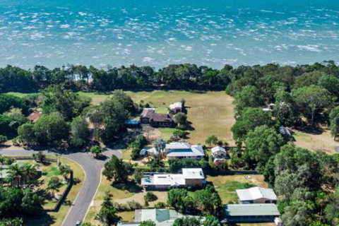 Sandy Feet Retreat Hervey Bay - Accommodation Mt Buller 4