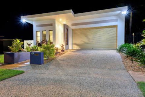 Luxury Darwin City Lights Jacuzzi Central Location Large House New Furnishings - Accommodation Mt Buller 0