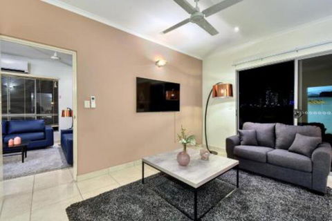 Luxury Darwin City Lights Jacuzzi Central Location Large House New Furnishings - Accommodation Mt Buller 1