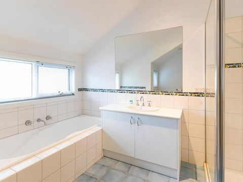 EVERGREEN BEACH HOUSE - Accommodation Mt Buller 1