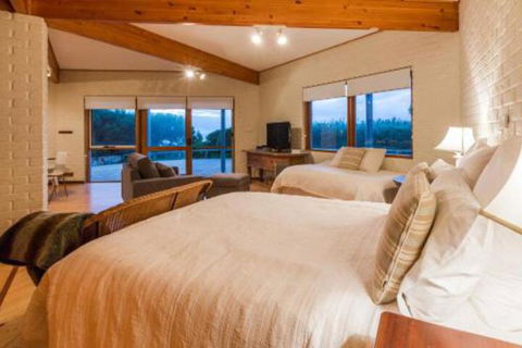 Yallingups Best Located Beach House - Accommodation Mt Buller 7