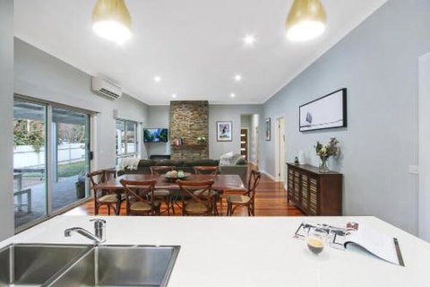 Three Sisters - Accommodation Mt Buller 0